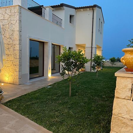 Villa Carmiano: Luxury Seaside Retreat with Spa and Pool Avola Exterior photo