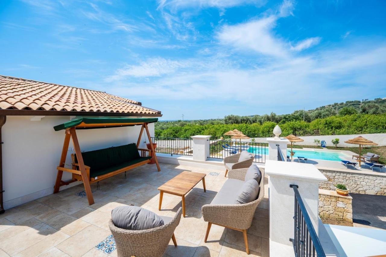 Villa Carmiano: Luxury Seaside Retreat with Spa and Pool Avola Exterior photo