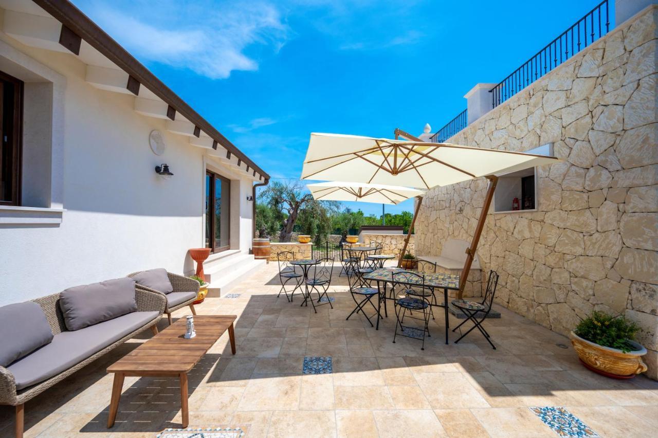 Villa Carmiano: Luxury Seaside Retreat with Spa and Pool Avola Exterior photo